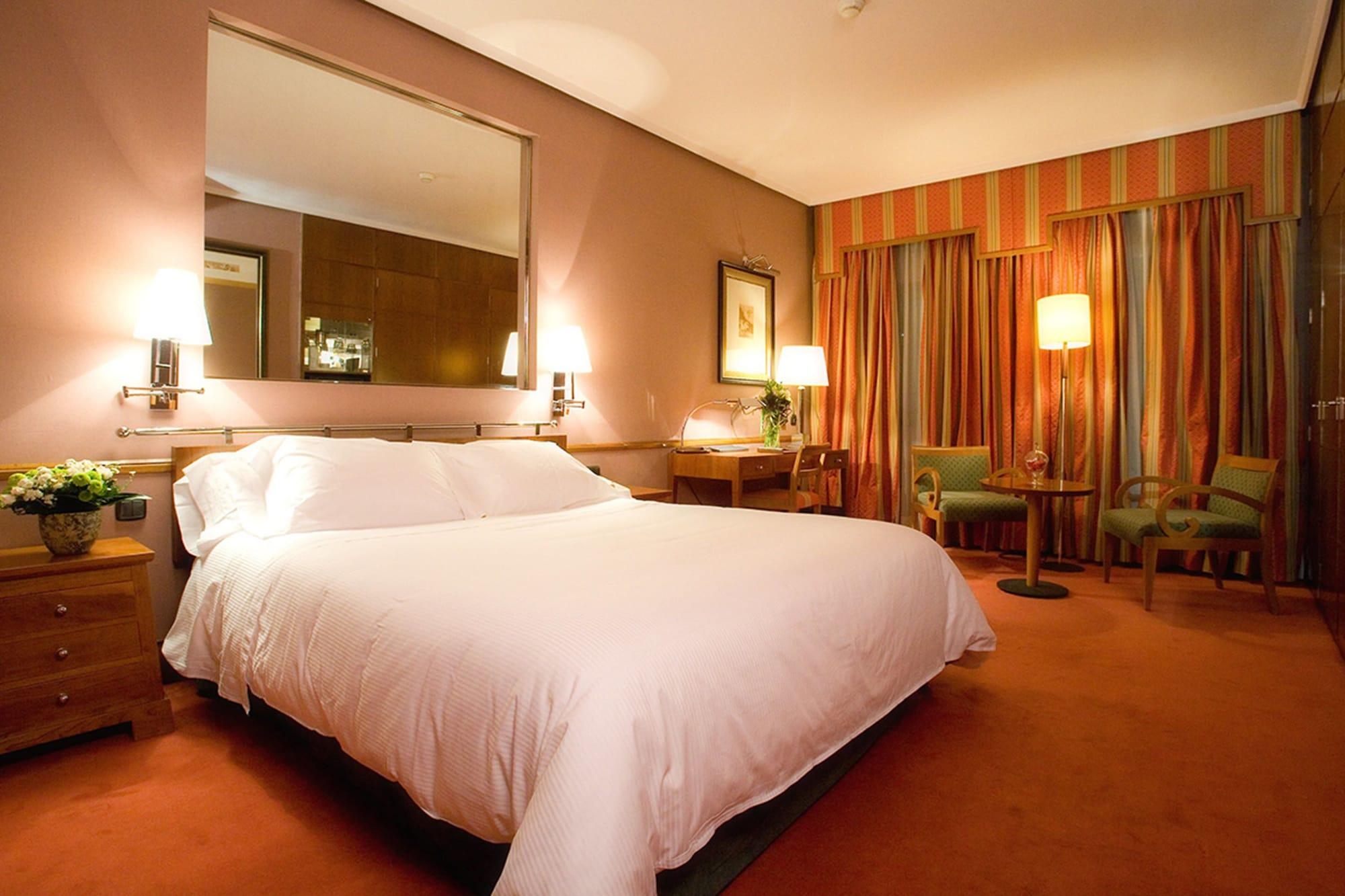 Hotel Palafox Zaragoza Luaran gambar A bedroom at the InterContinental Madrid