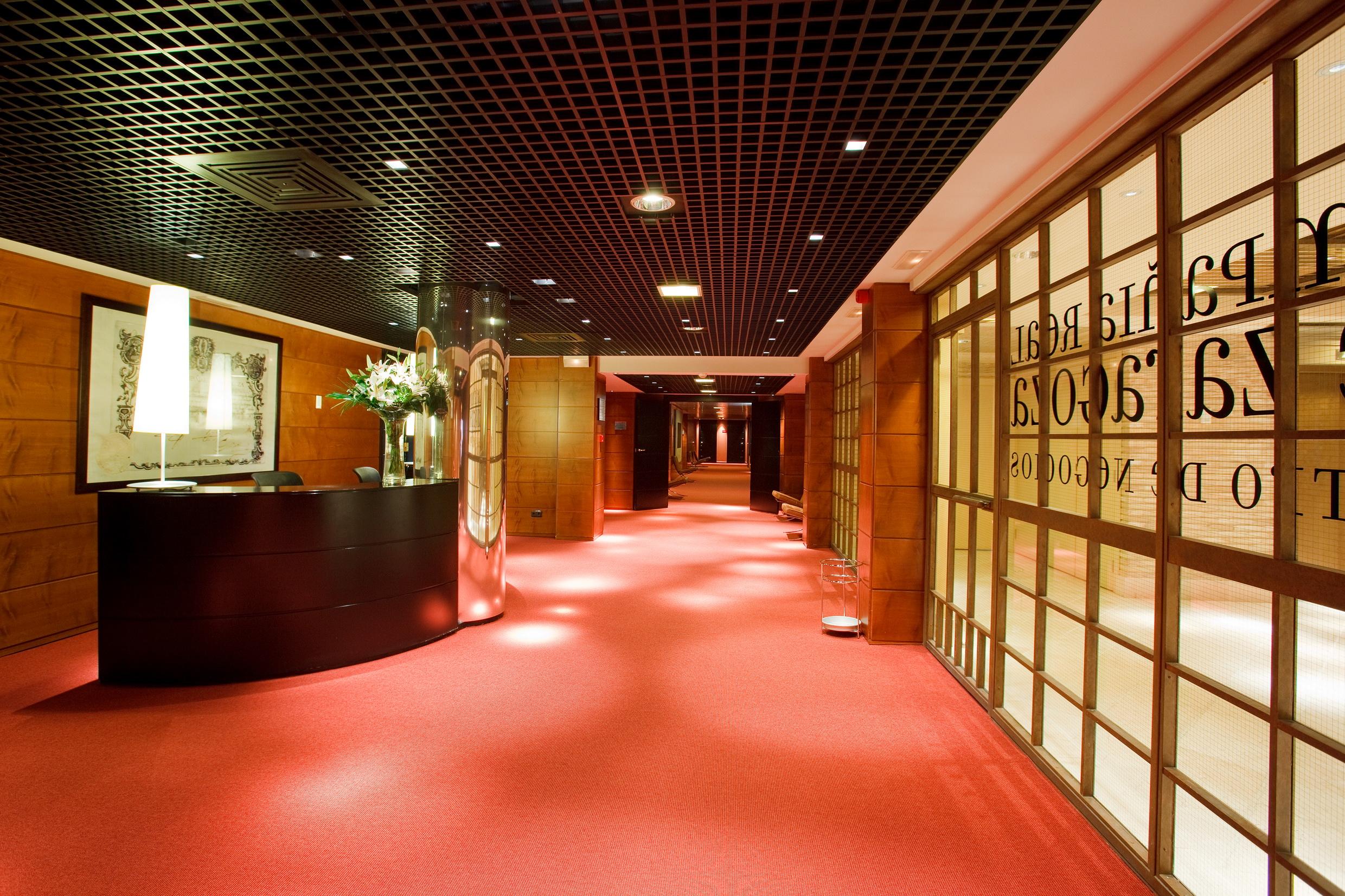 Hotel Palafox Zaragoza Luaran gambar The interior of the hotel