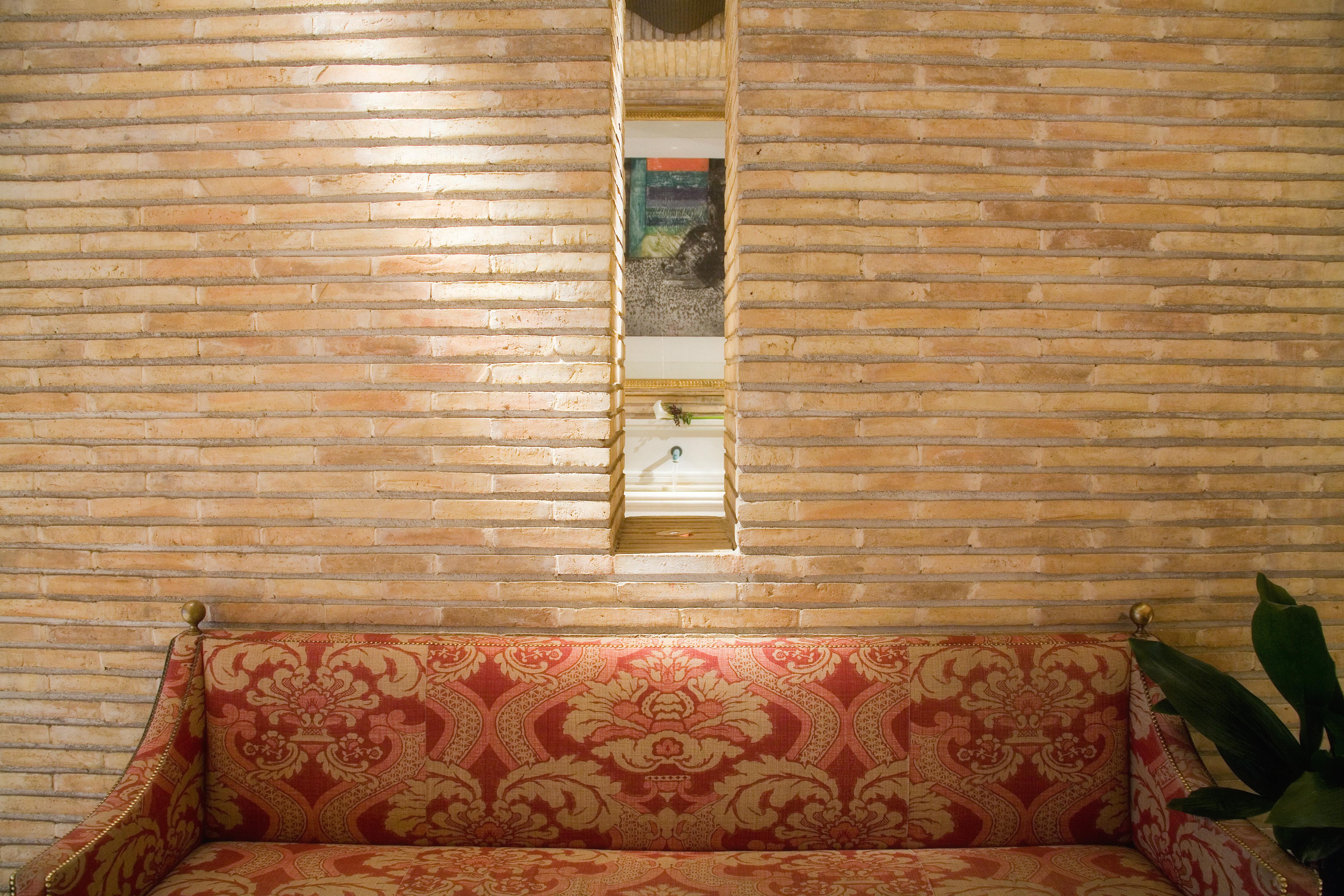 Hotel Palafox Zaragoza Luaran gambar A view of the interior of the house