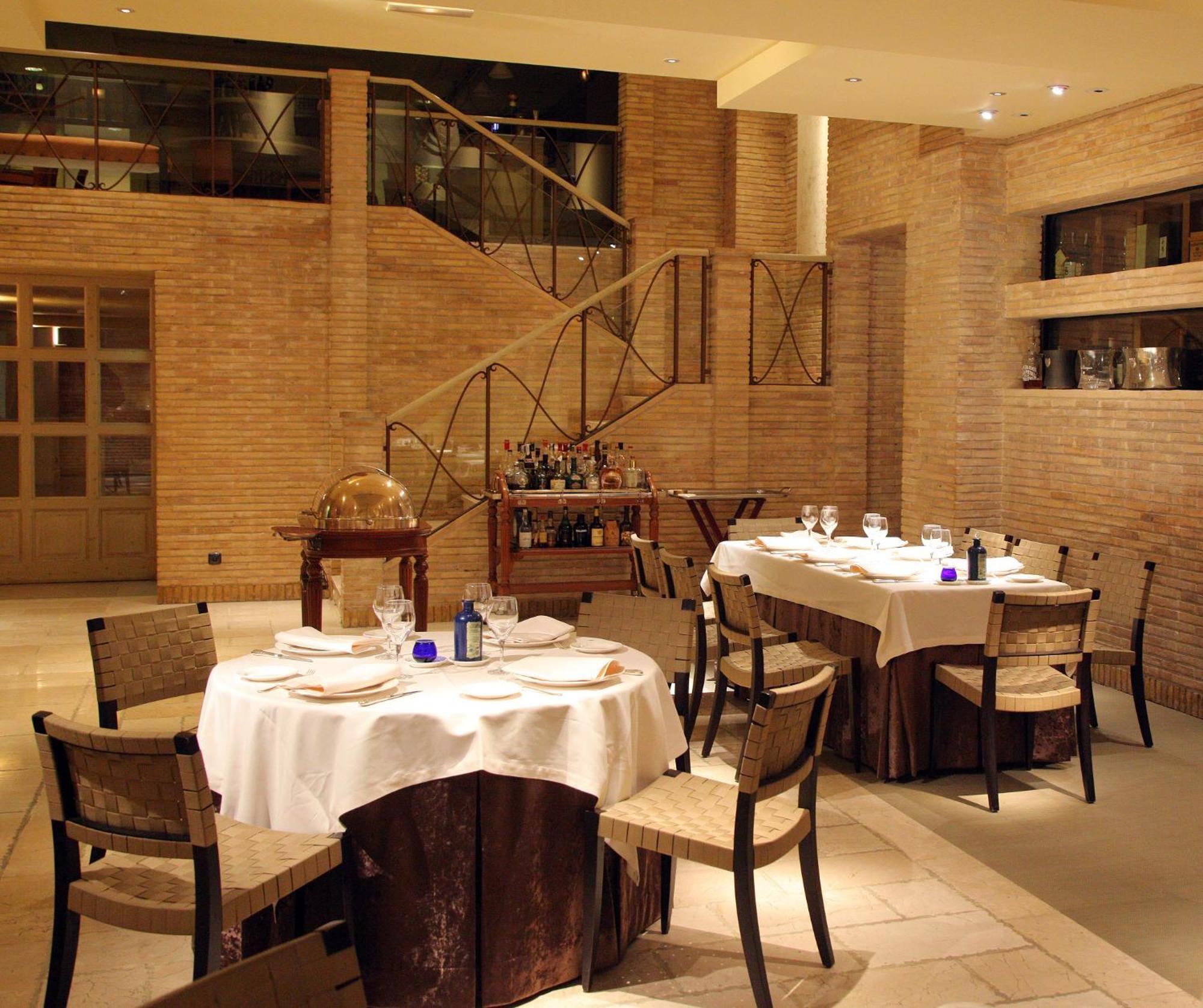 Hotel Palafox Zaragoza Luaran gambar Interior of the restaurant