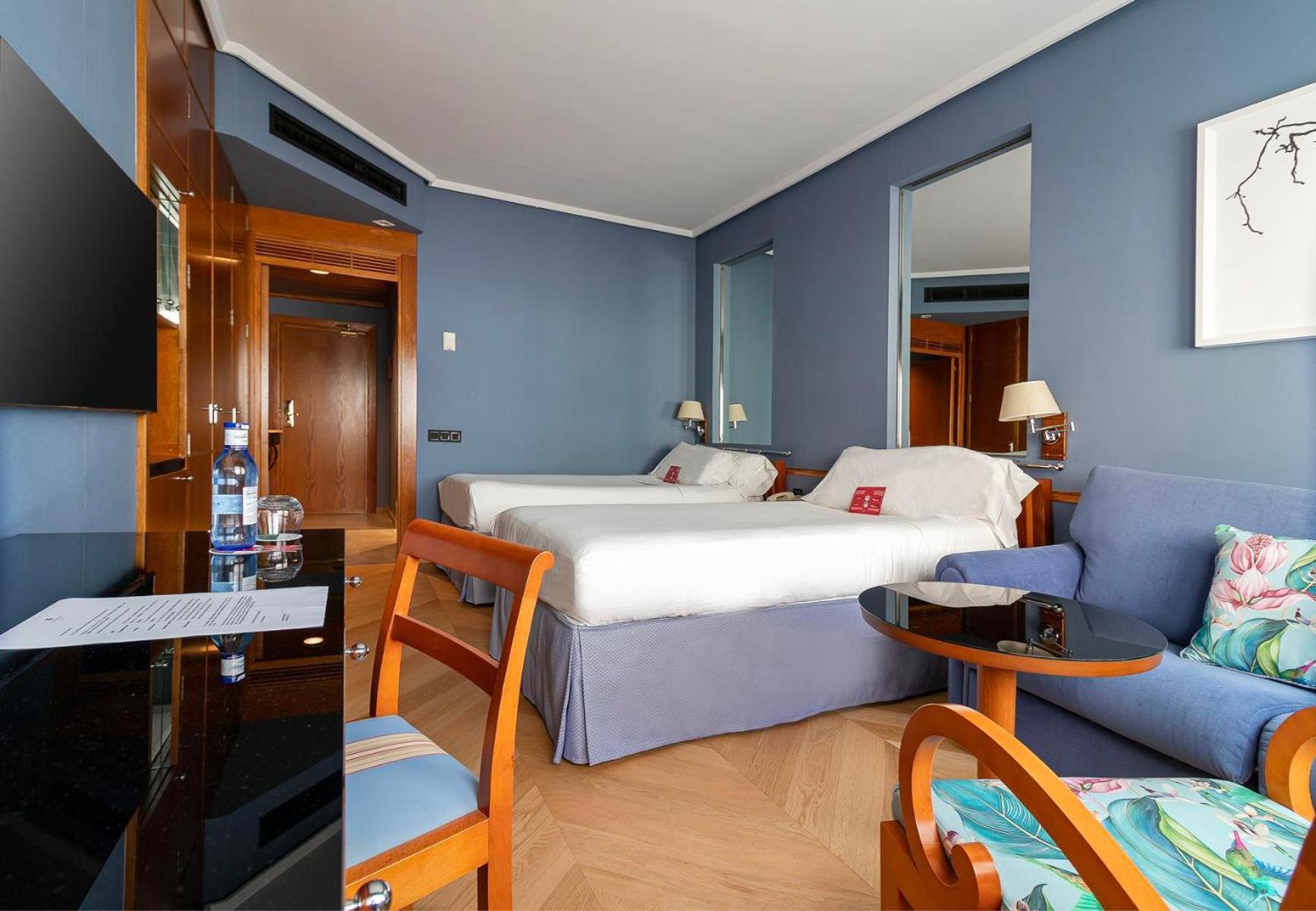 Hotel Palafox Zaragoza Luaran gambar A room at Hotel NH Collection Madrid Centro