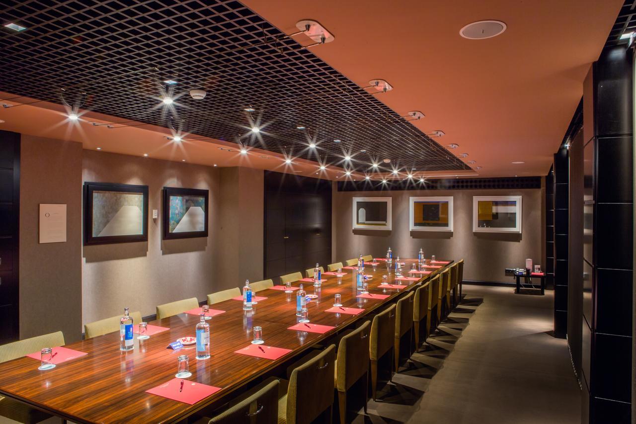 Hotel Palafox Zaragoza Luaran gambar Meeting room at the hotel