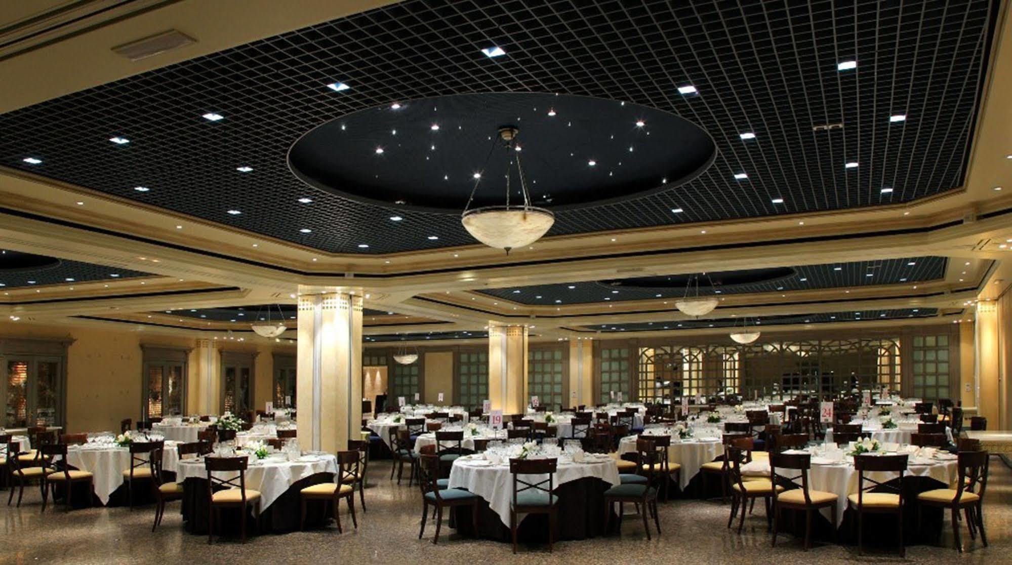 Hotel Palafox Zaragoza Luaran gambar The ballroom at the Ritz-Carlton, Tysons